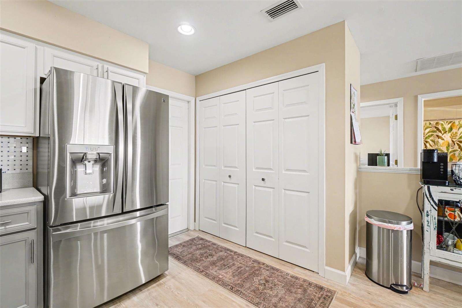 Image 15 of 34 For 26333 Nadir Road 111