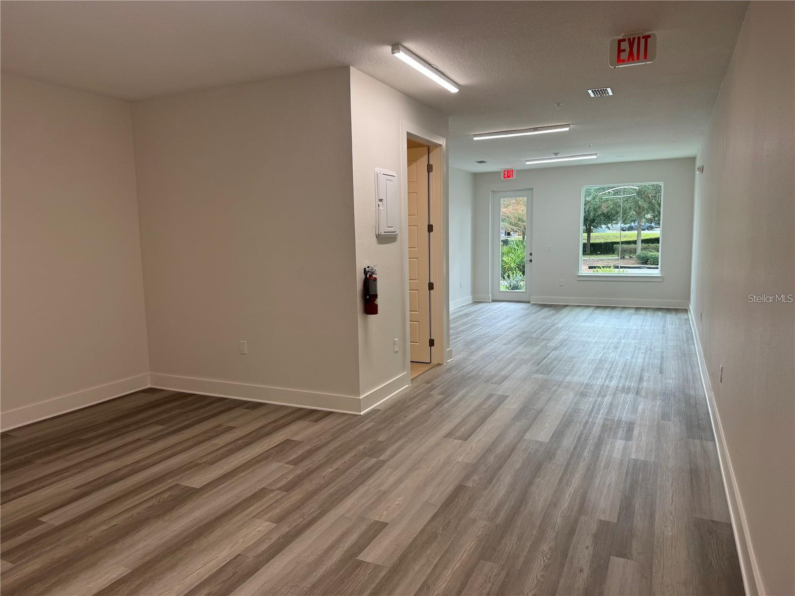 Image 4 of 13 For 419 Mike Roberto Way