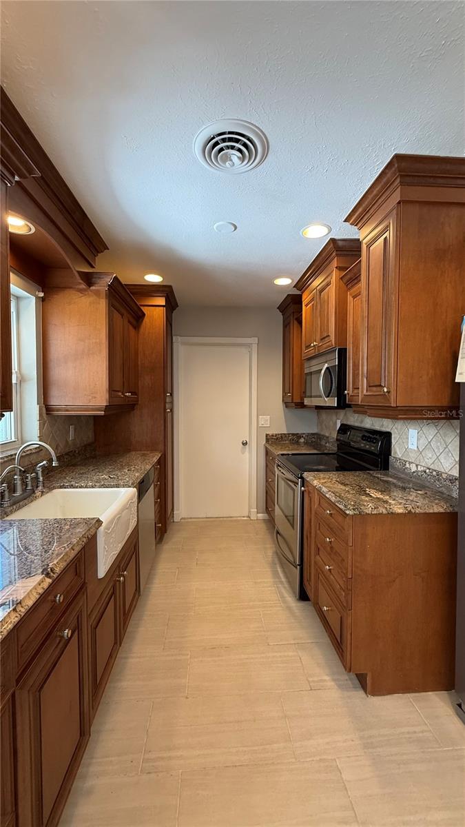 Image 9 of 28 For 491 Venice Boulevard