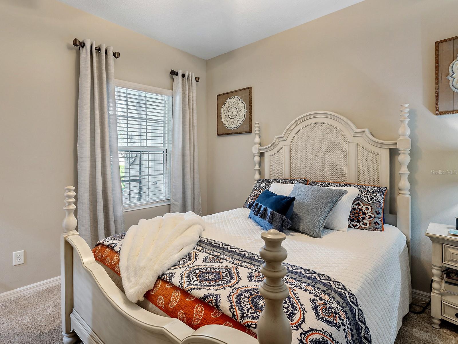 Image 18 of 52 For 2060 Crystal Lake Trail