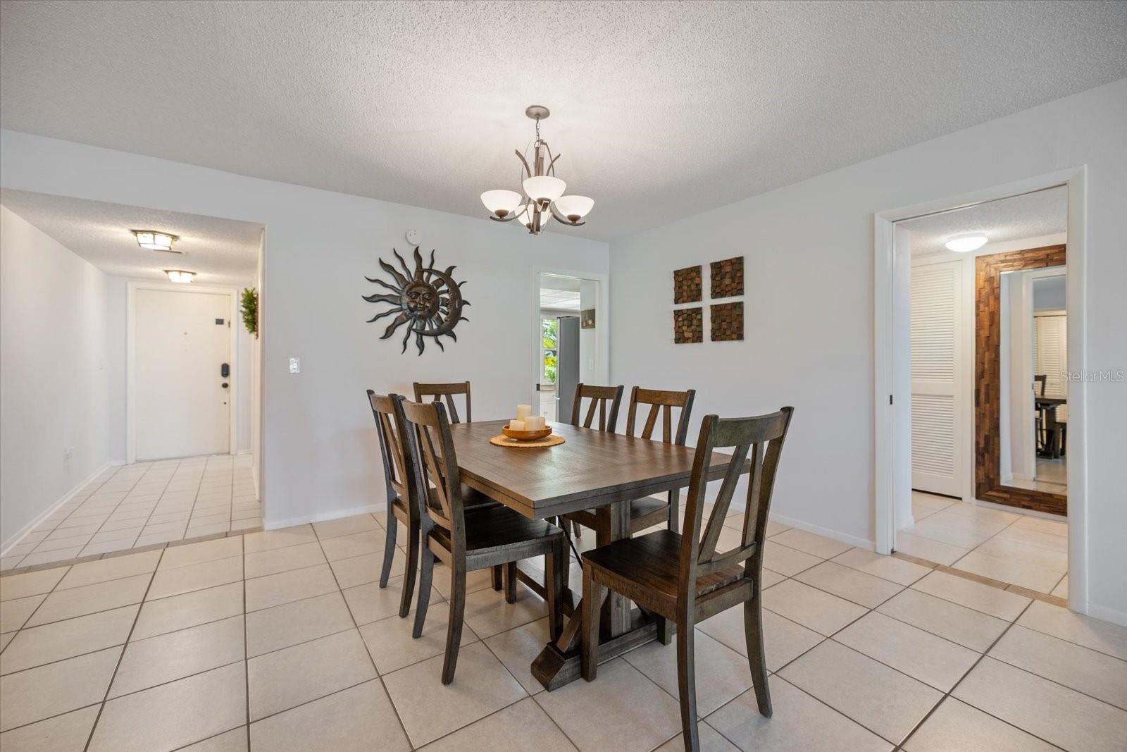 Image 11 of 37 For 6939 Country Club Drive N 156