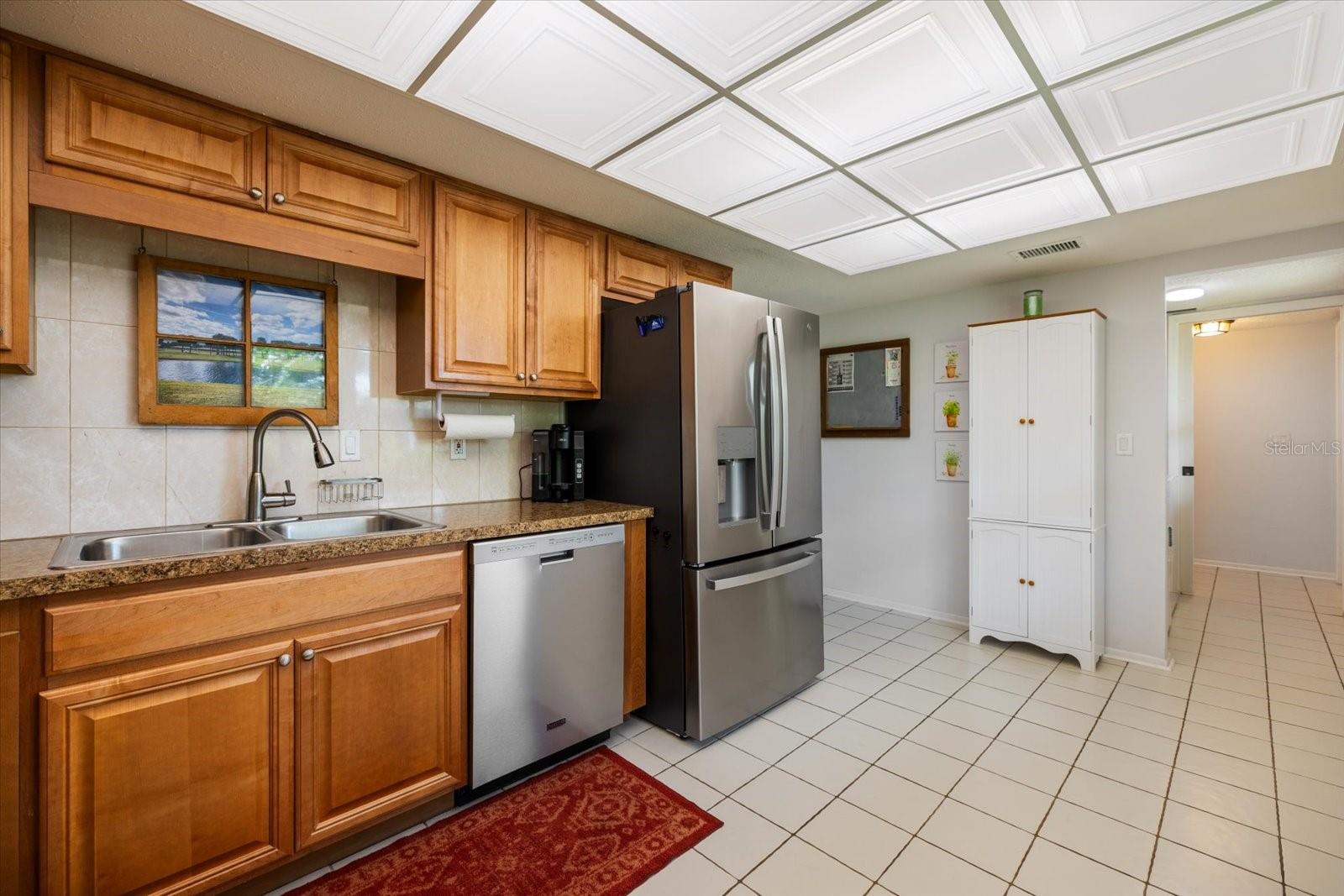 Image 8 of 37 For 6939 Country Club Drive N 156