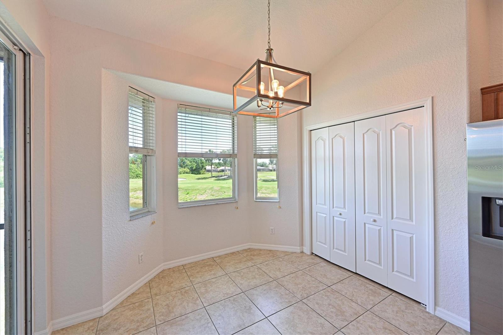 Image 15 of 53 For 1011 Fairwaycove Lane 202