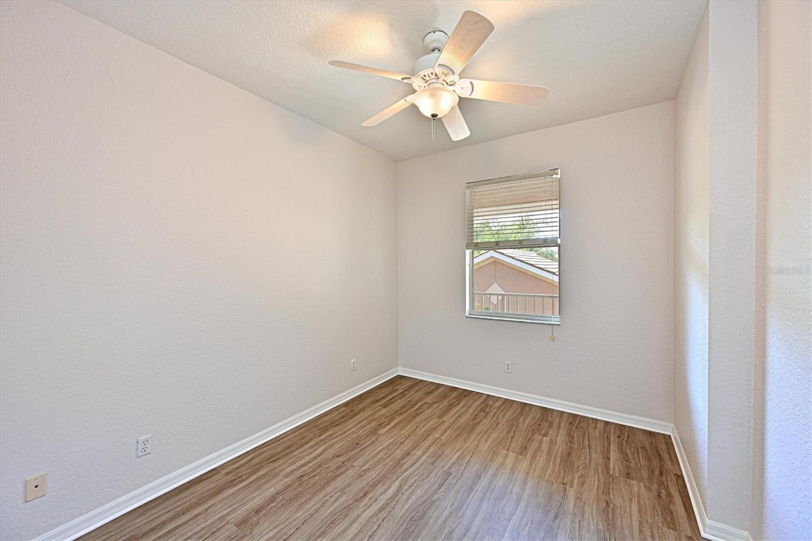 Image 20 of 53 For 1011 Fairwaycove Lane 202