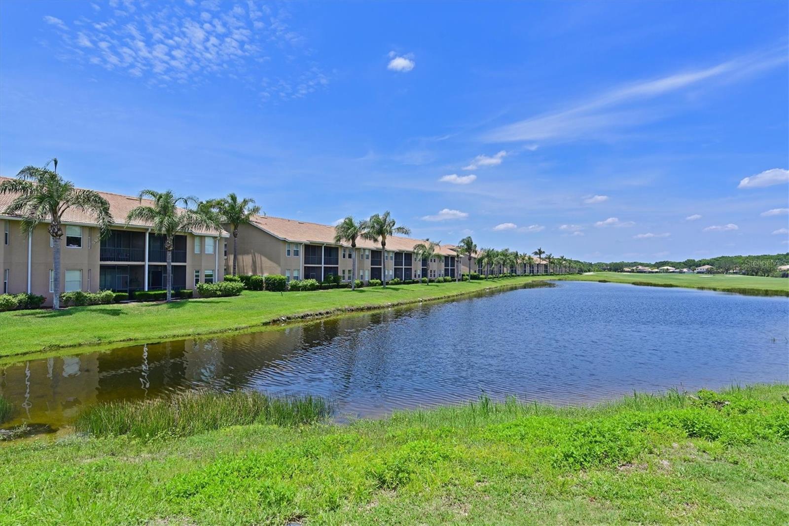 Image 28 of 53 For 1011 Fairwaycove Lane 202