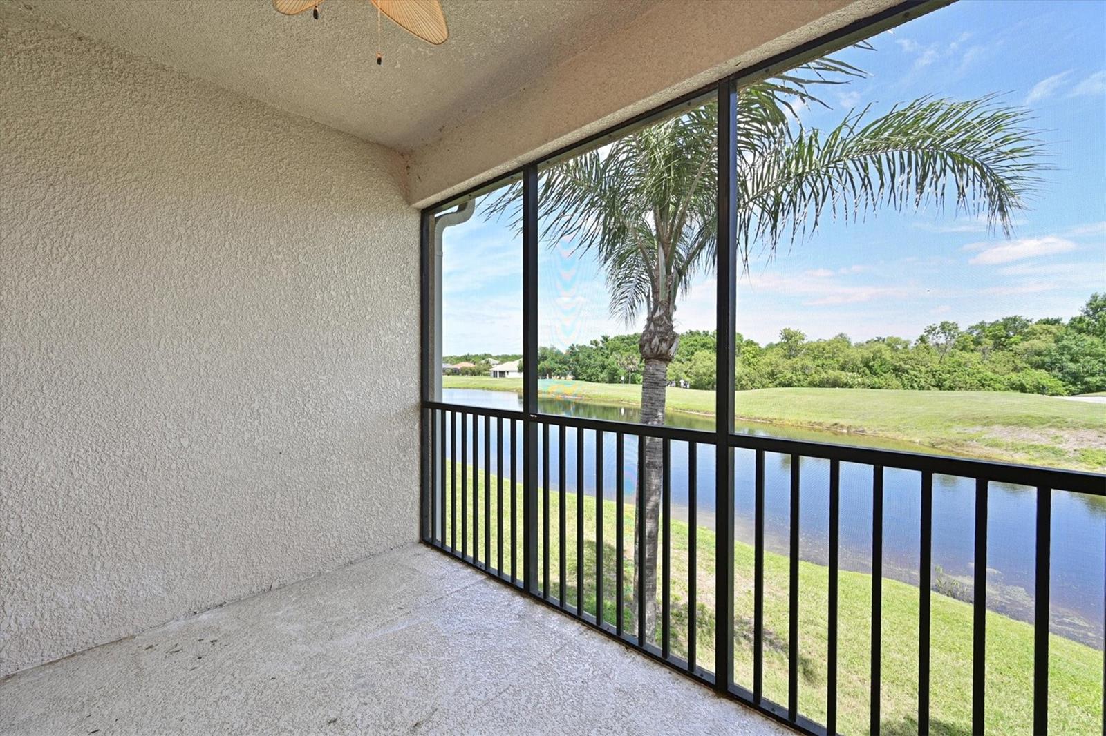 Image 3 of 53 For 1011 Fairwaycove Lane 202