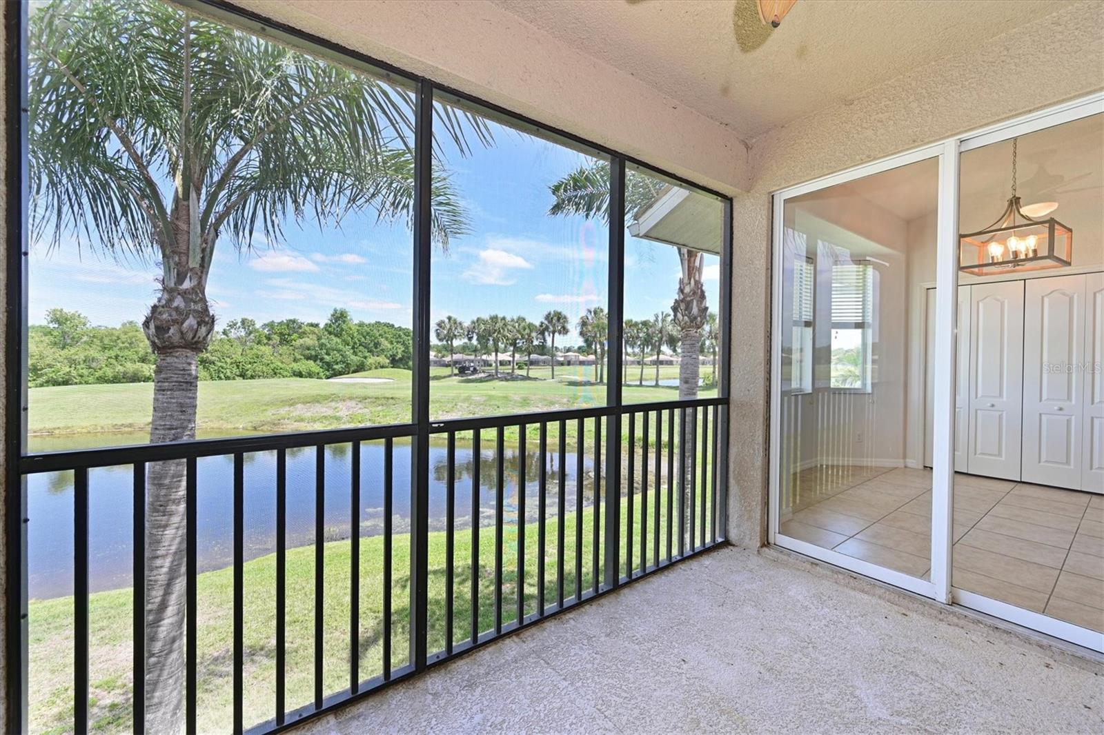 Image 4 of 53 For 1011 Fairwaycove Lane 202