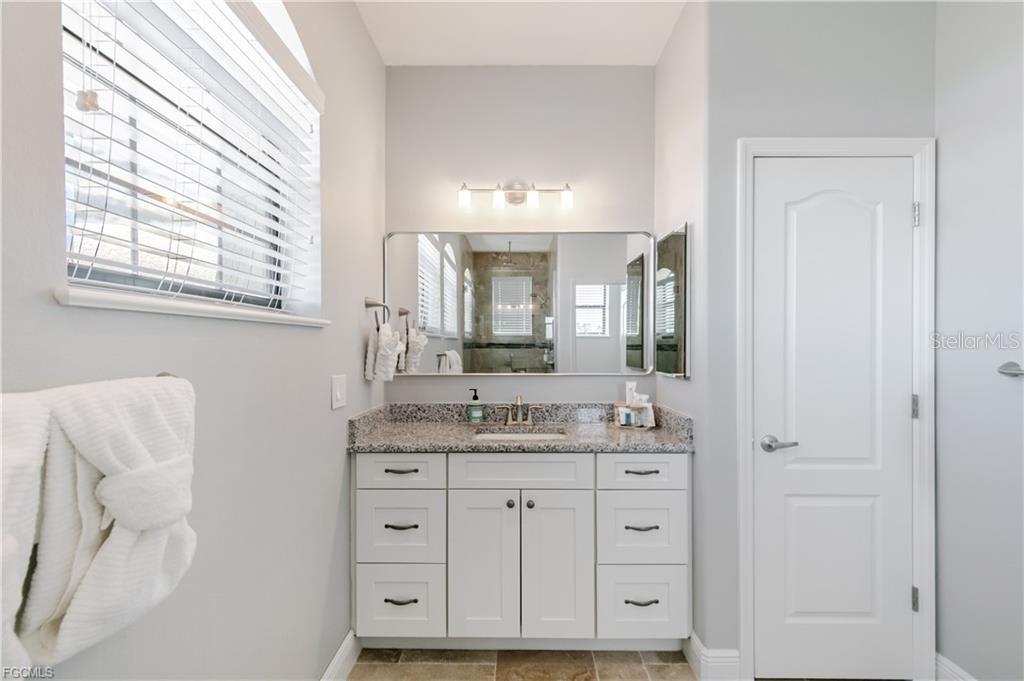 Image 27 of 50 For 2003 10th Place