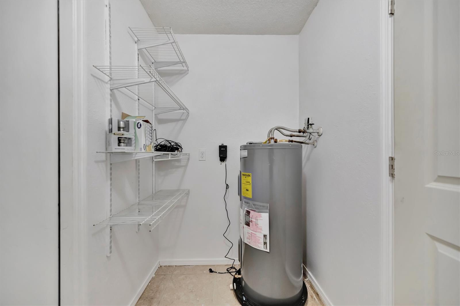 Listing photo id 34 for 416 40th Street E