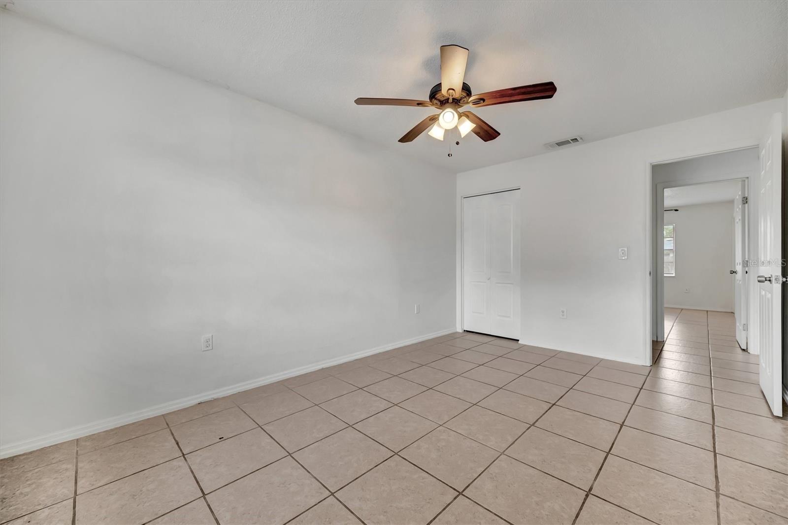 Listing photo id 37 for 416 40th Street E