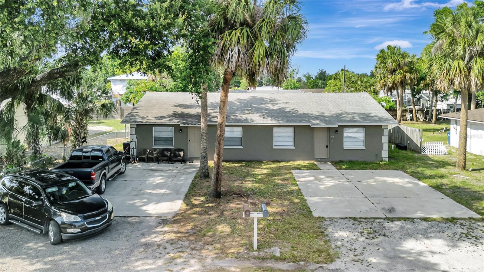 Listing photo id 2 for 416 40th Street E
