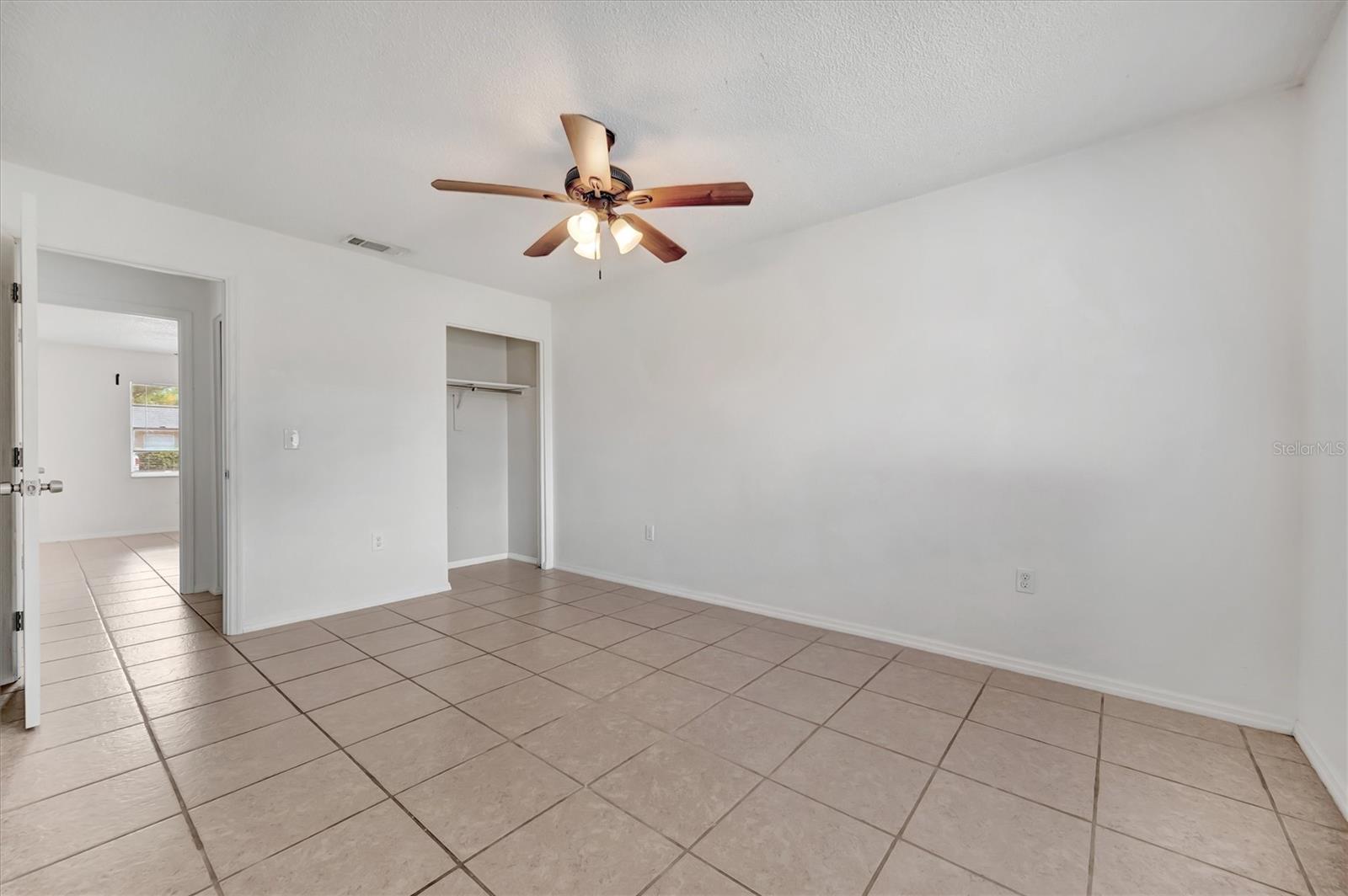 Listing photo id 39 for 416 40th Street E