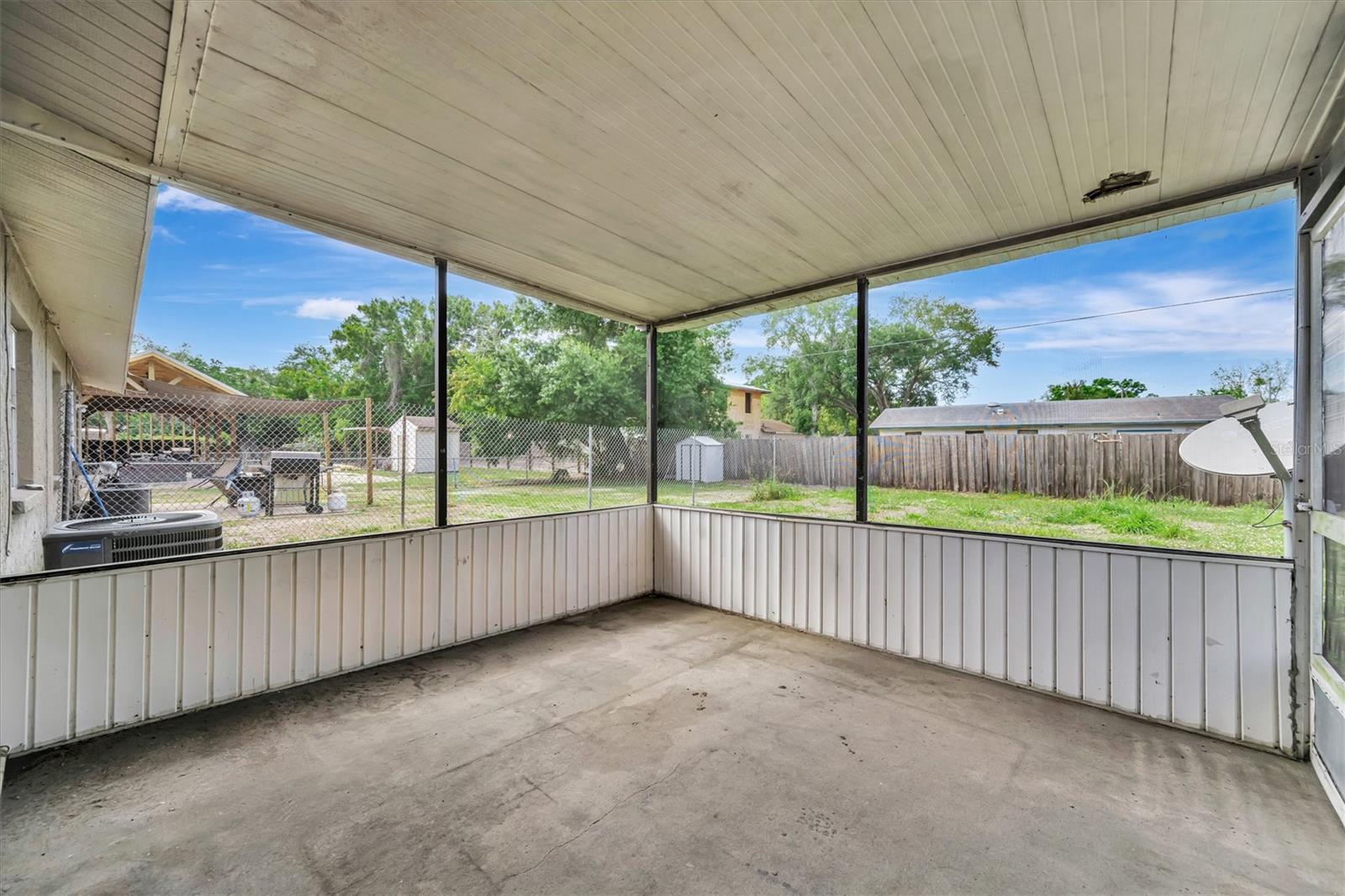 Listing photo id 41 for 416 40th Street E