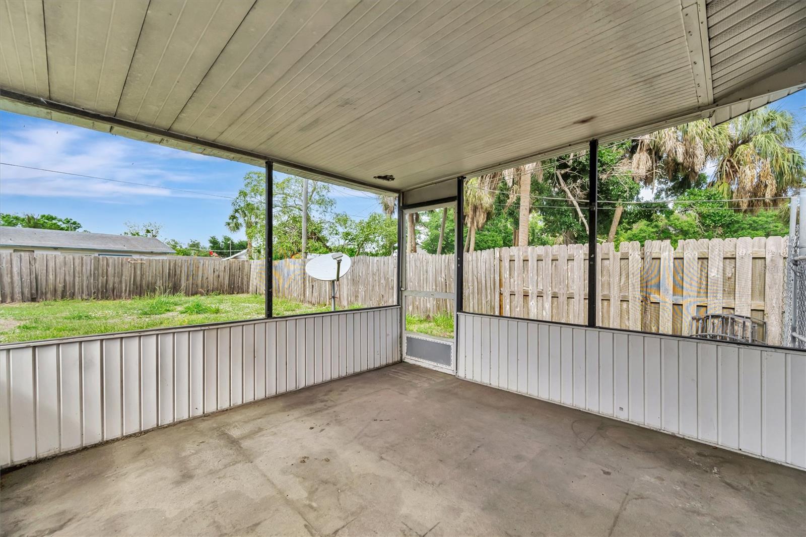 Listing photo id 42 for 416 40th Street E