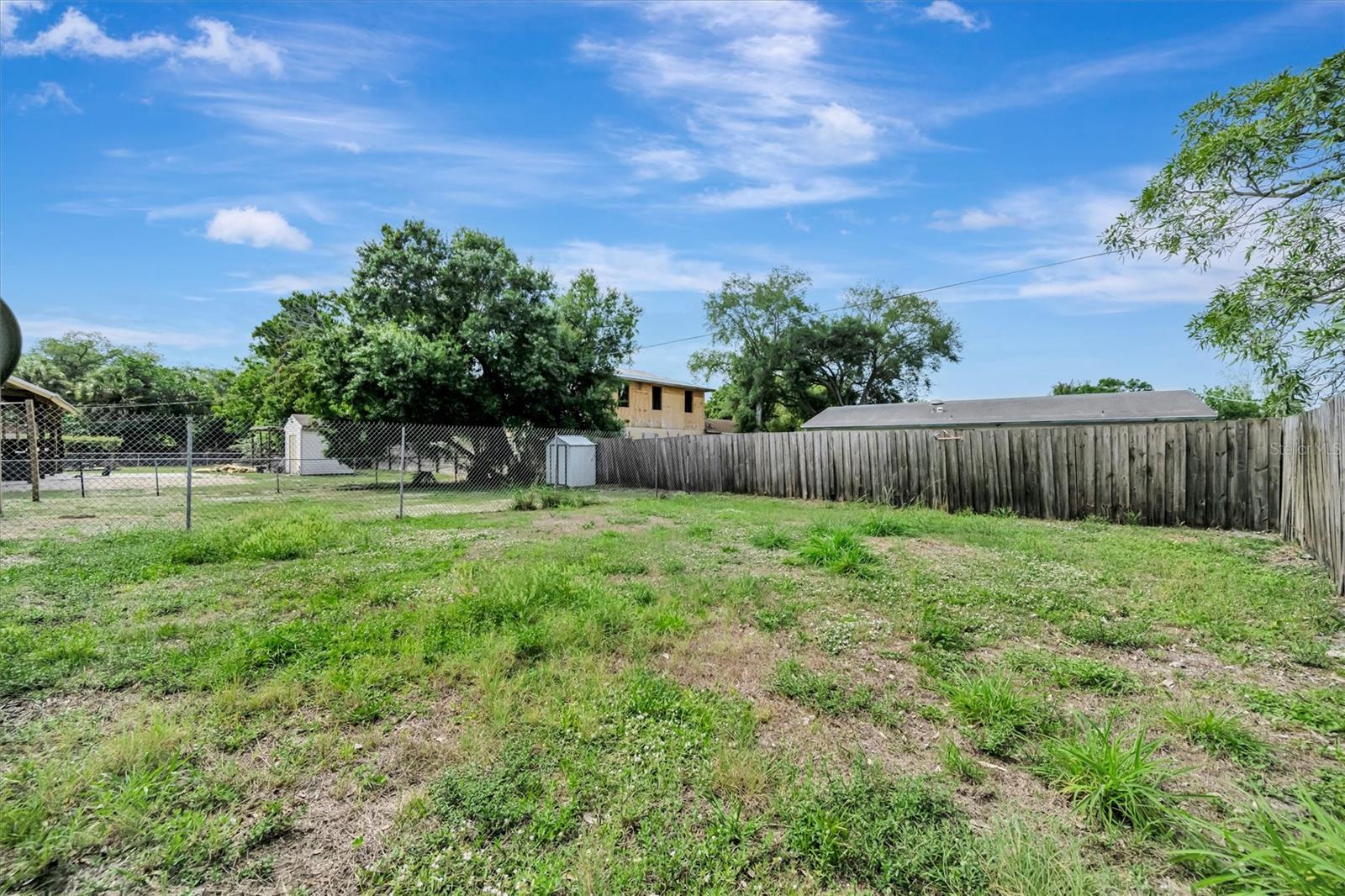 Listing photo id 43 for 416 40th Street E