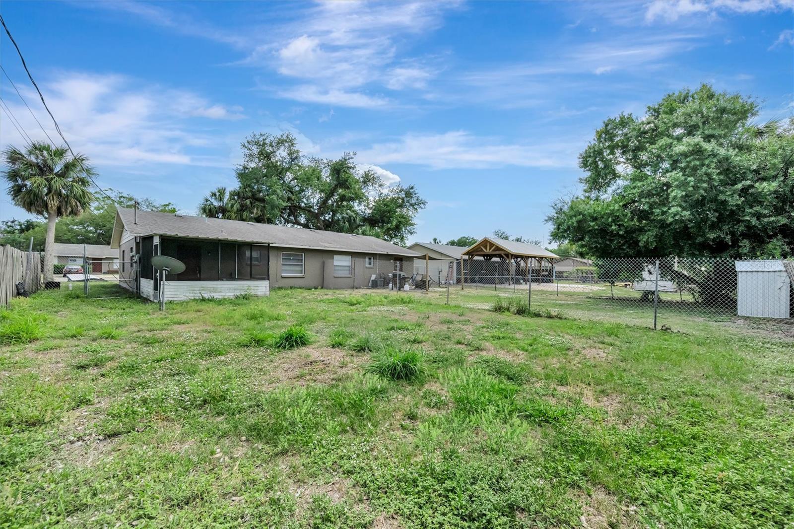 Listing photo id 46 for 416 40th Street E