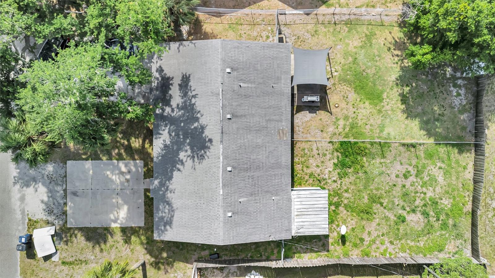 Listing photo id 4 for 416 40th Street E