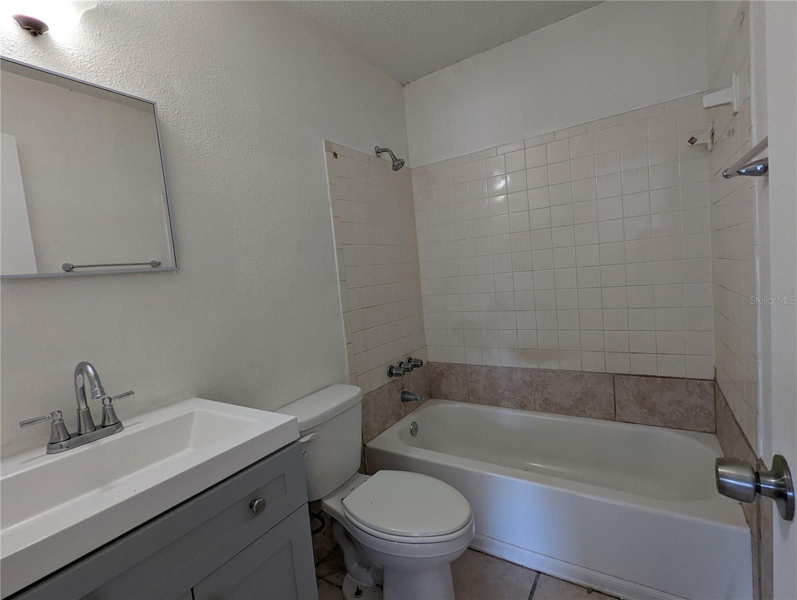 Listing photo id 58 for 416 40th Street E