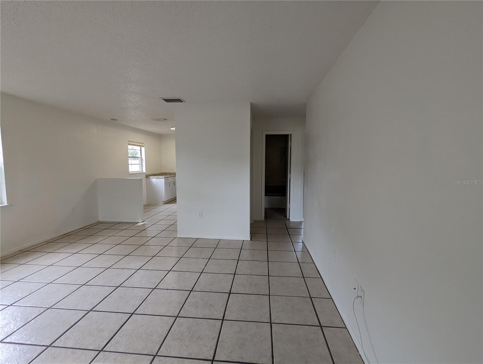 Listing photo id 66 for 416 40th Street E