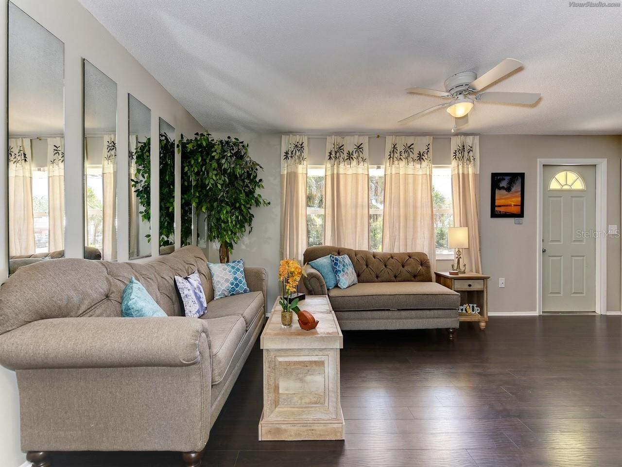 Image 4 of 24 For 301 Avenida Madera  B