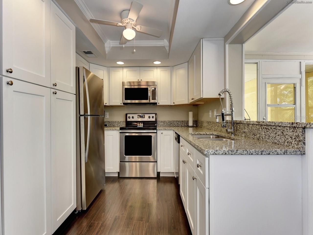 Image 7 of 24 For 301 Avenida Madera  B