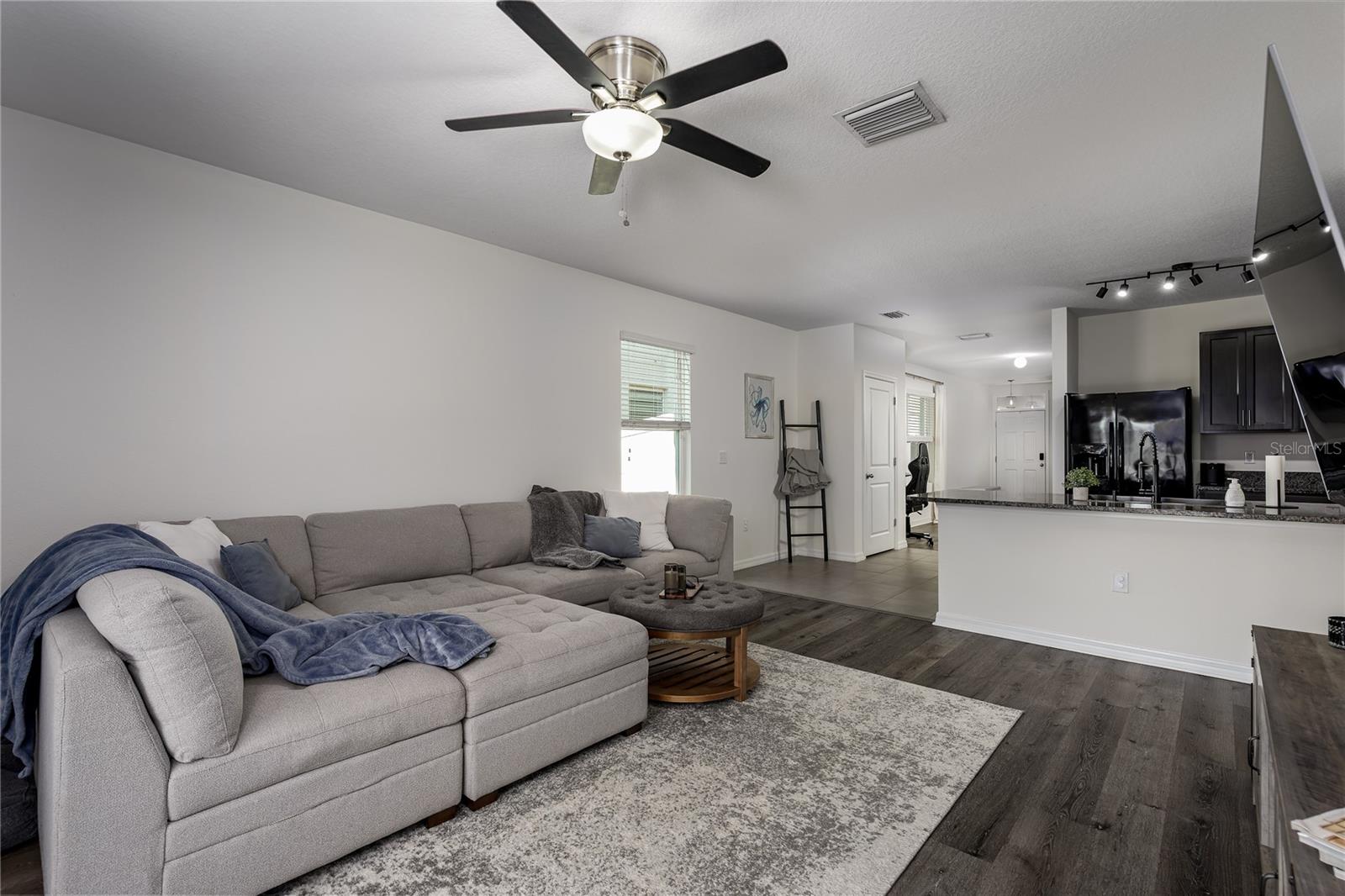 Image 12 of 35 For 4628 Lindever Lane