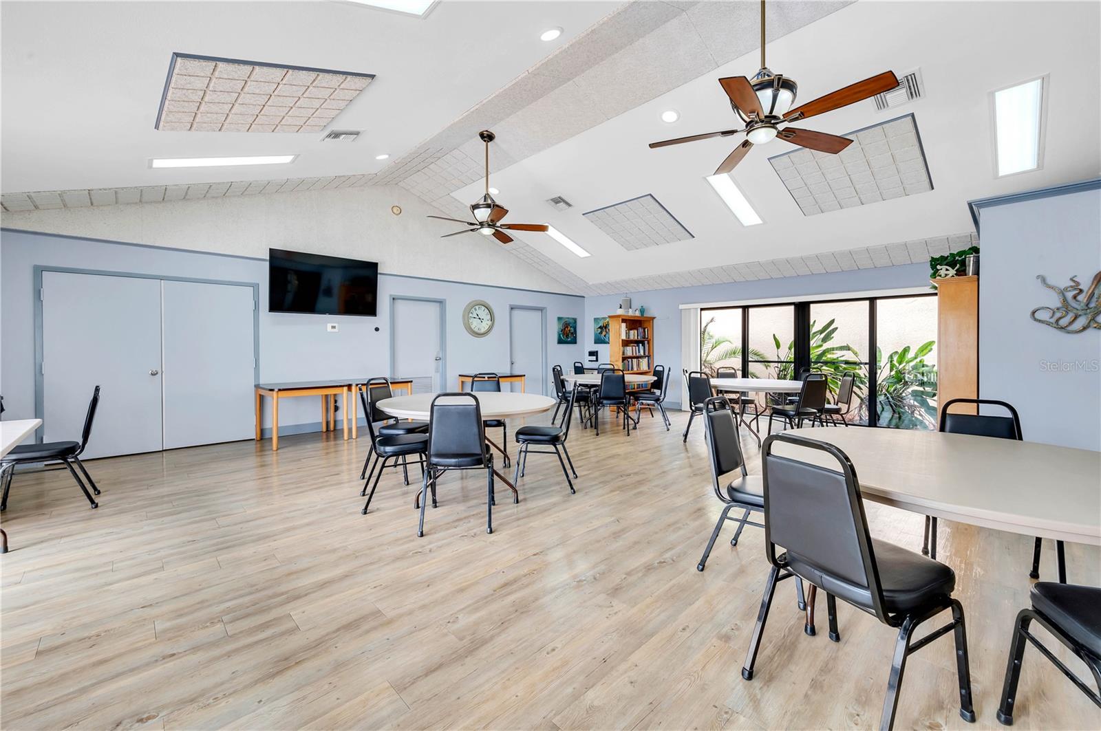 Image 21 of 23 For 21405 Olean Boulevard 224