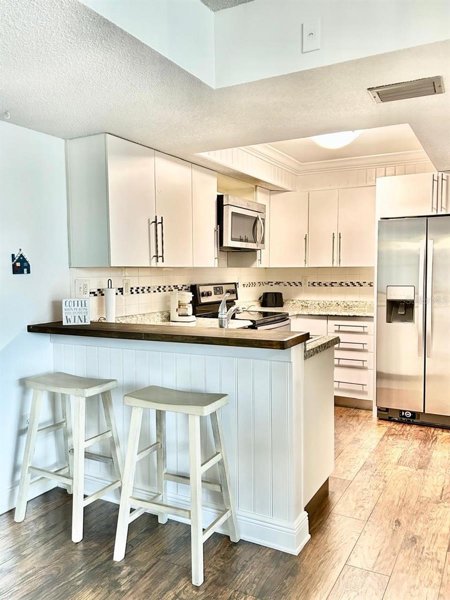 Image 6 of 23 For 21405 Olean Boulevard 224