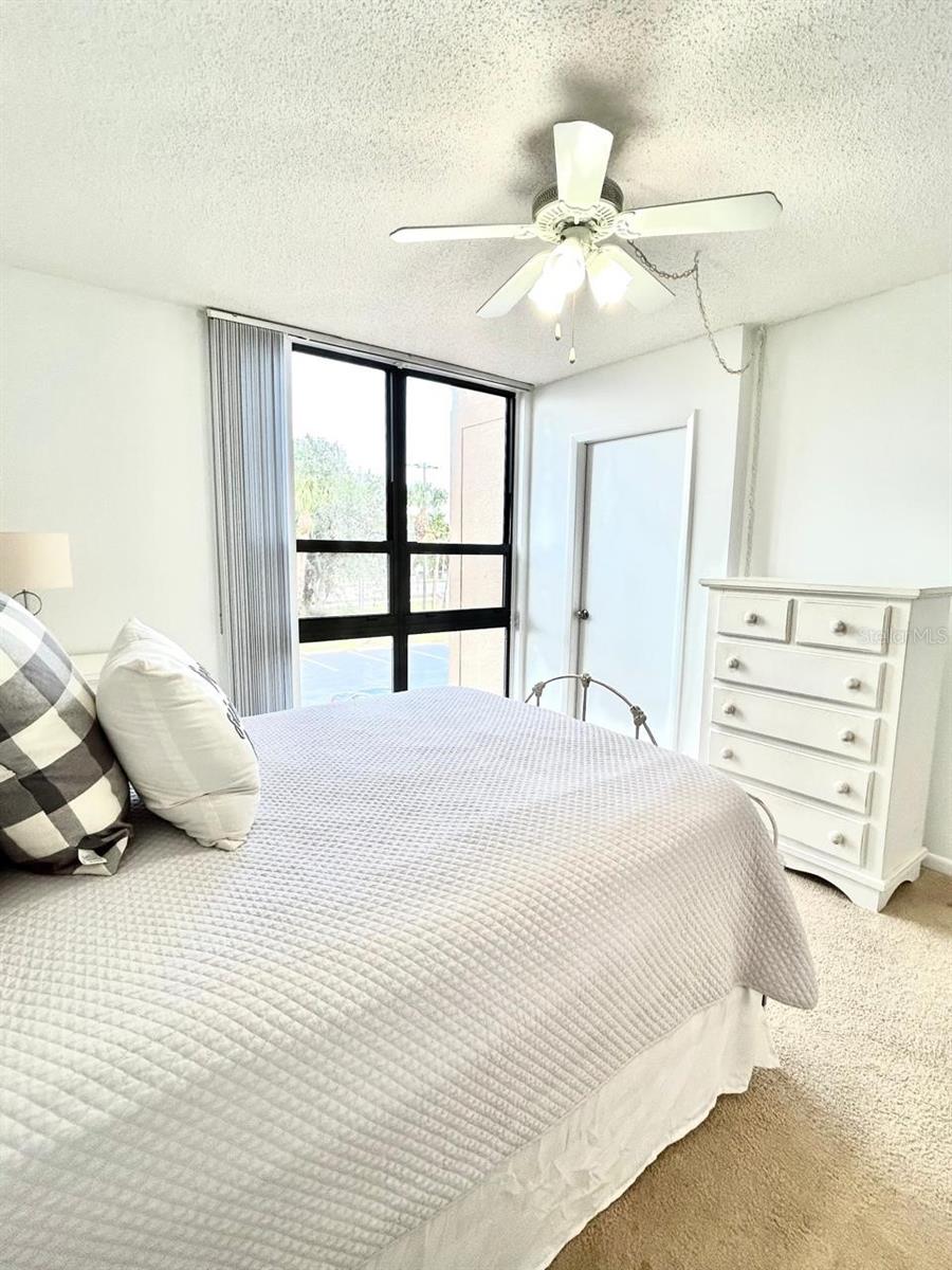 Image 8 of 23 For 21405 Olean Boulevard 224