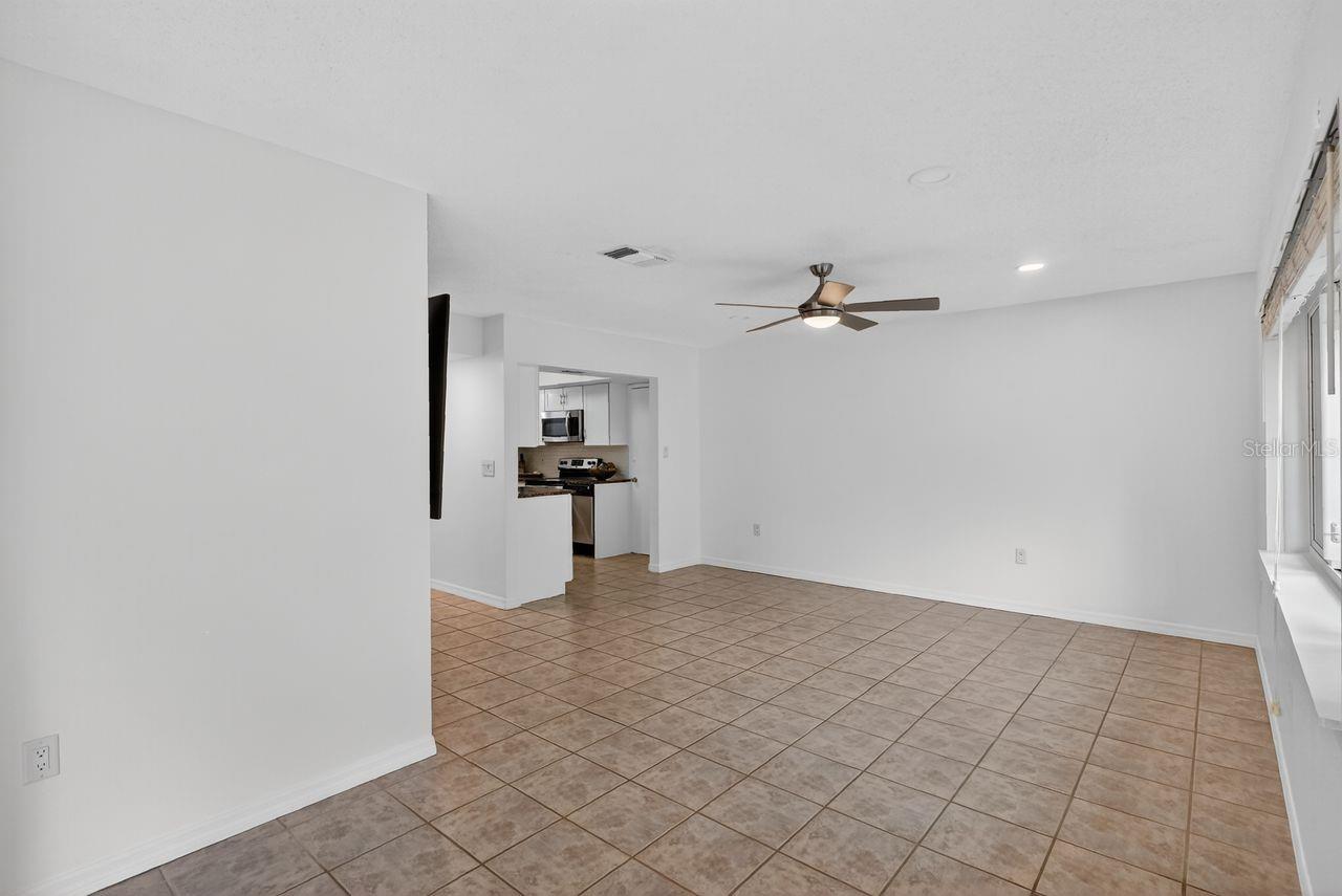 Image 23 of 67 For 1884 Southpointe Drive