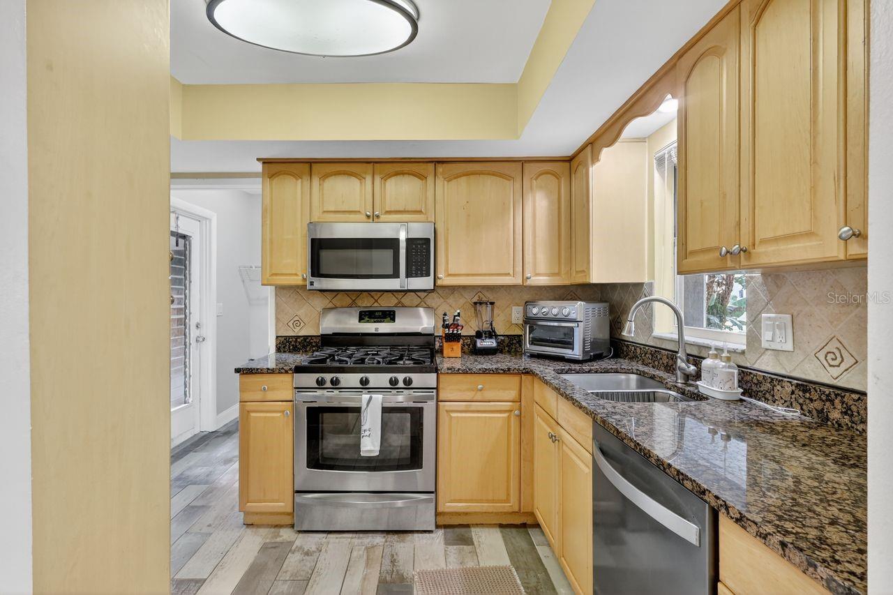 Image 41 of 67 For 1884 Southpointe Drive