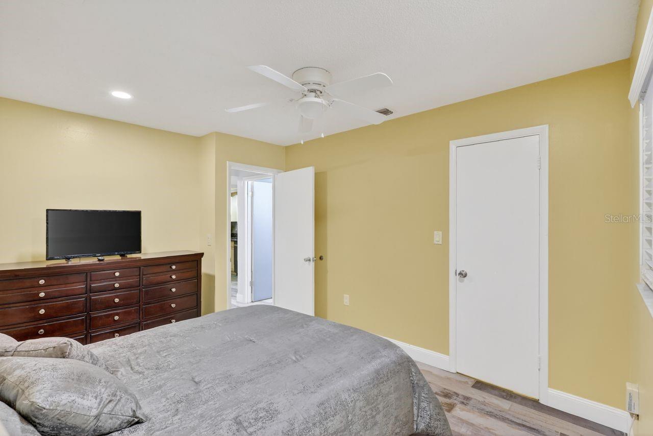 Image 55 of 67 For 1884 Southpointe Drive