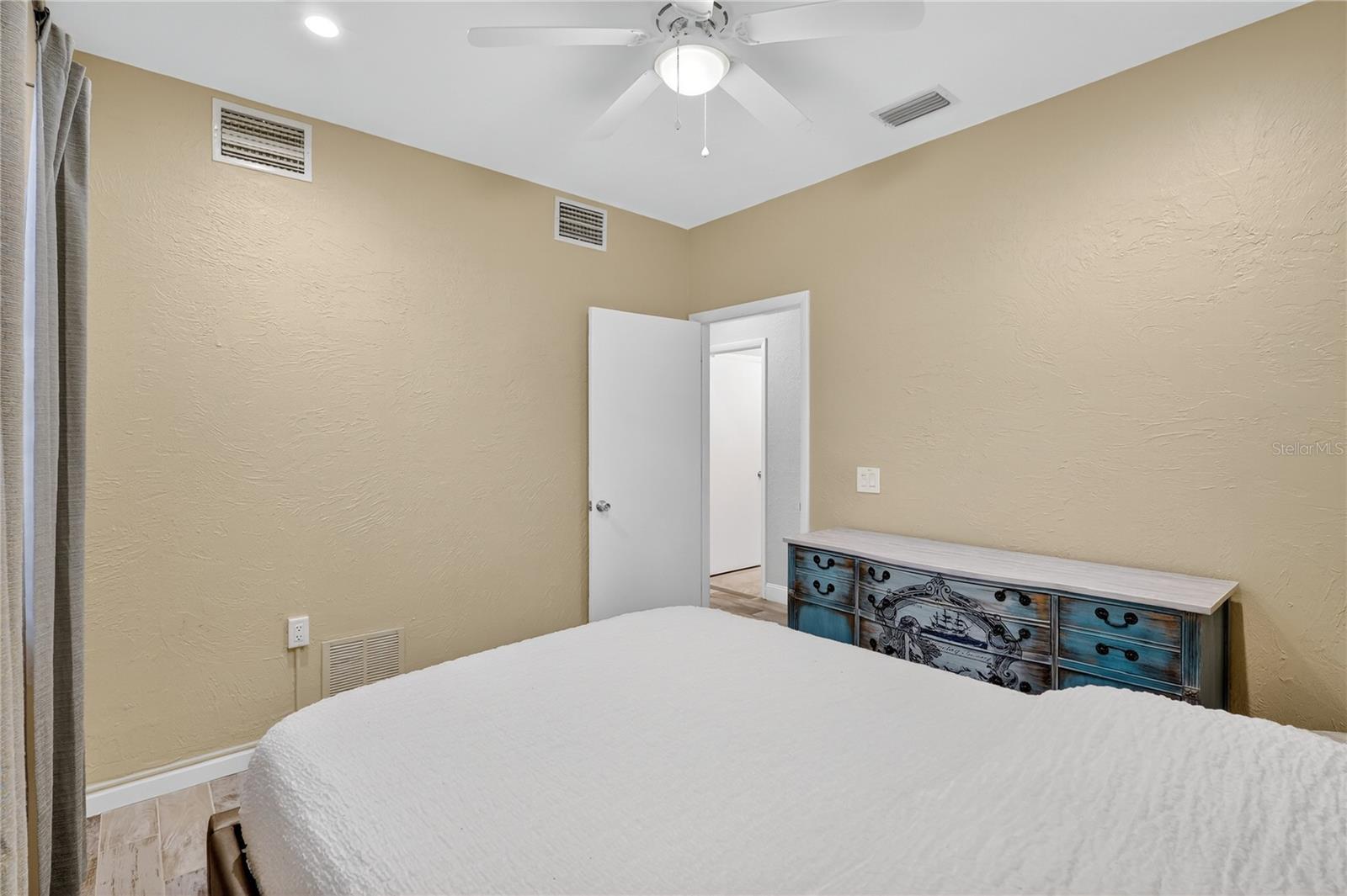 Image 58 of 67 For 1884 Southpointe Drive