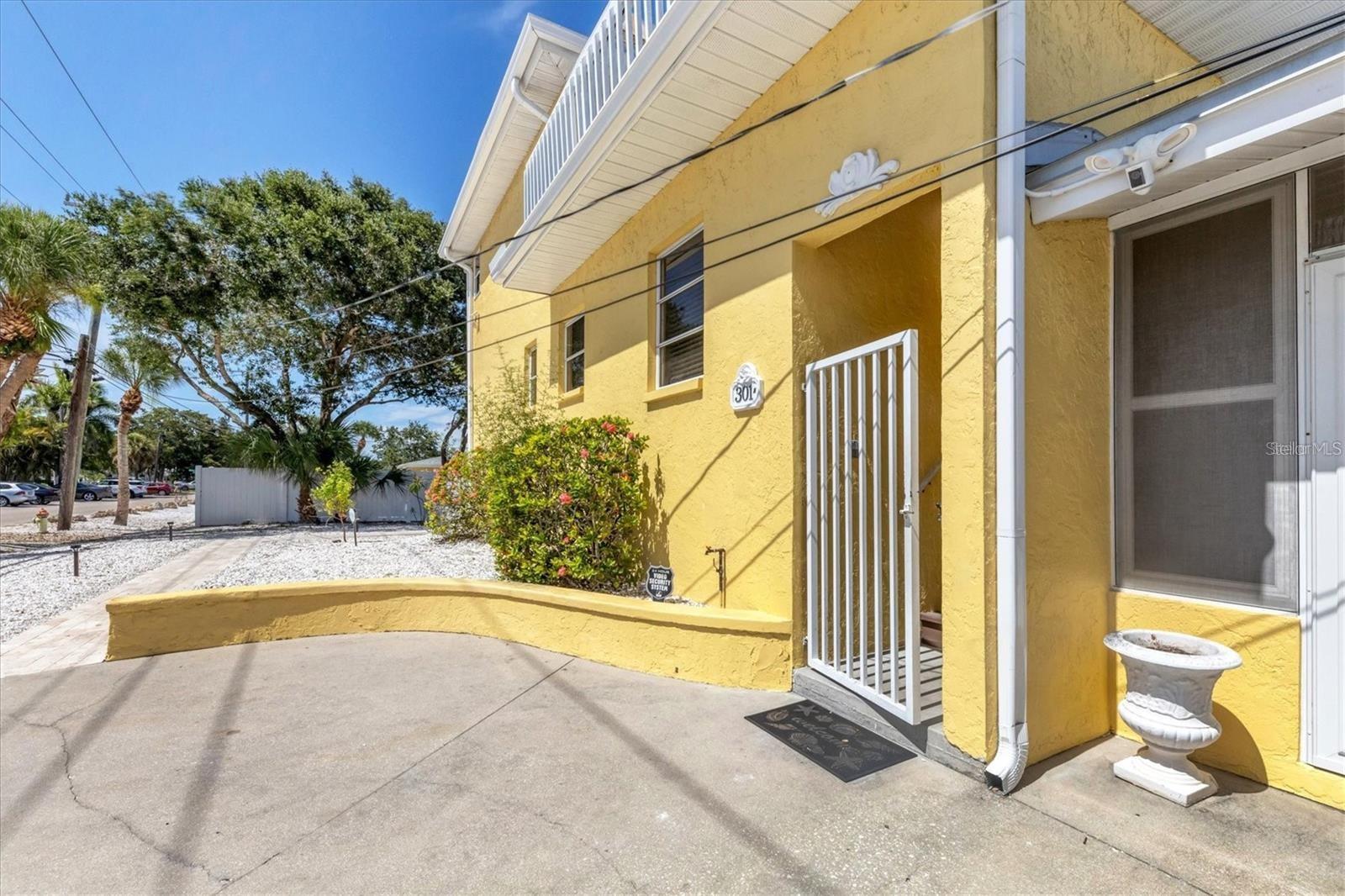 Details for 301 Avenida Madera  A, SARASOTA, FL 34242