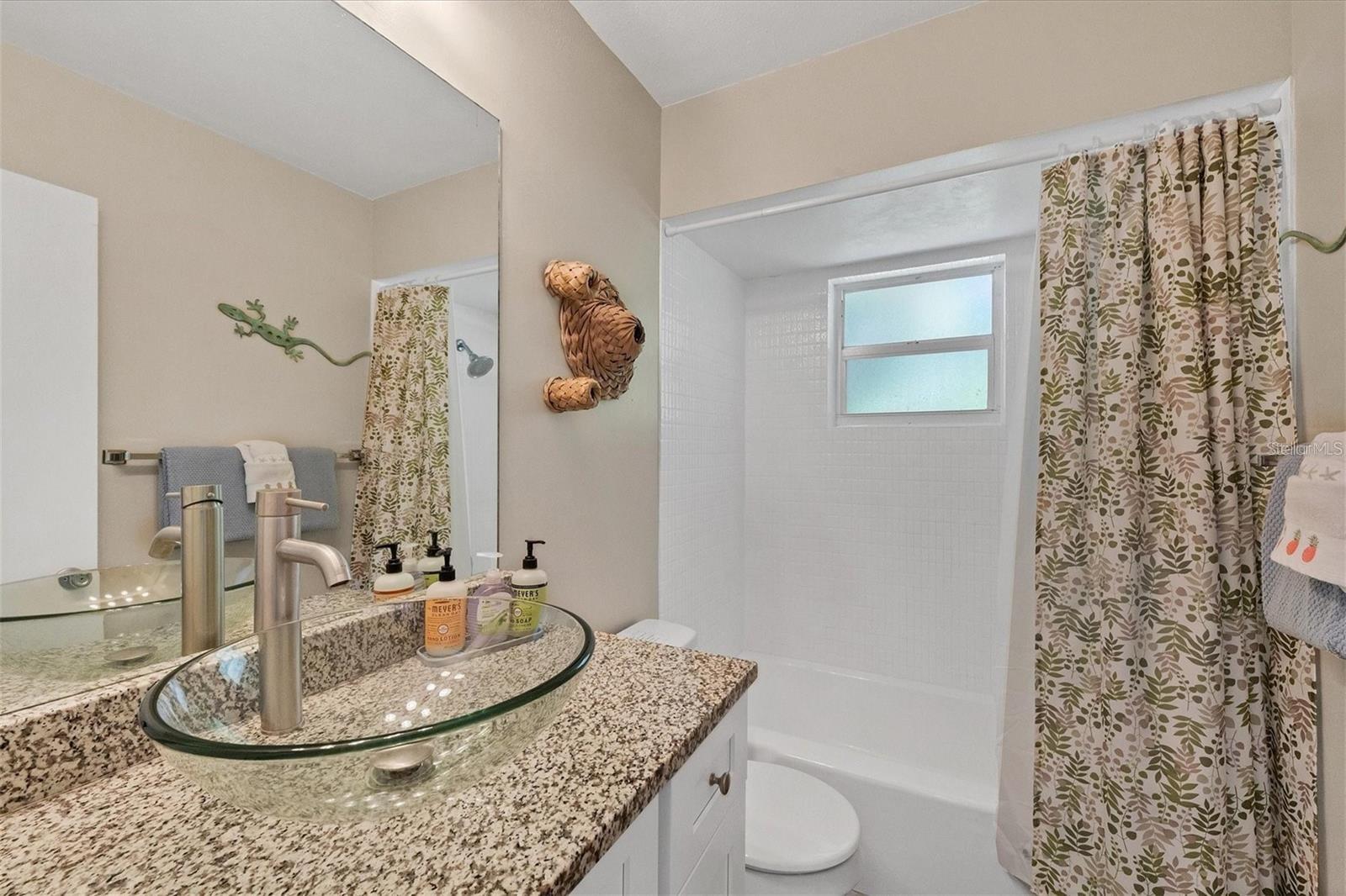 Image 6 of 27 For 301 Avenida Madera  A