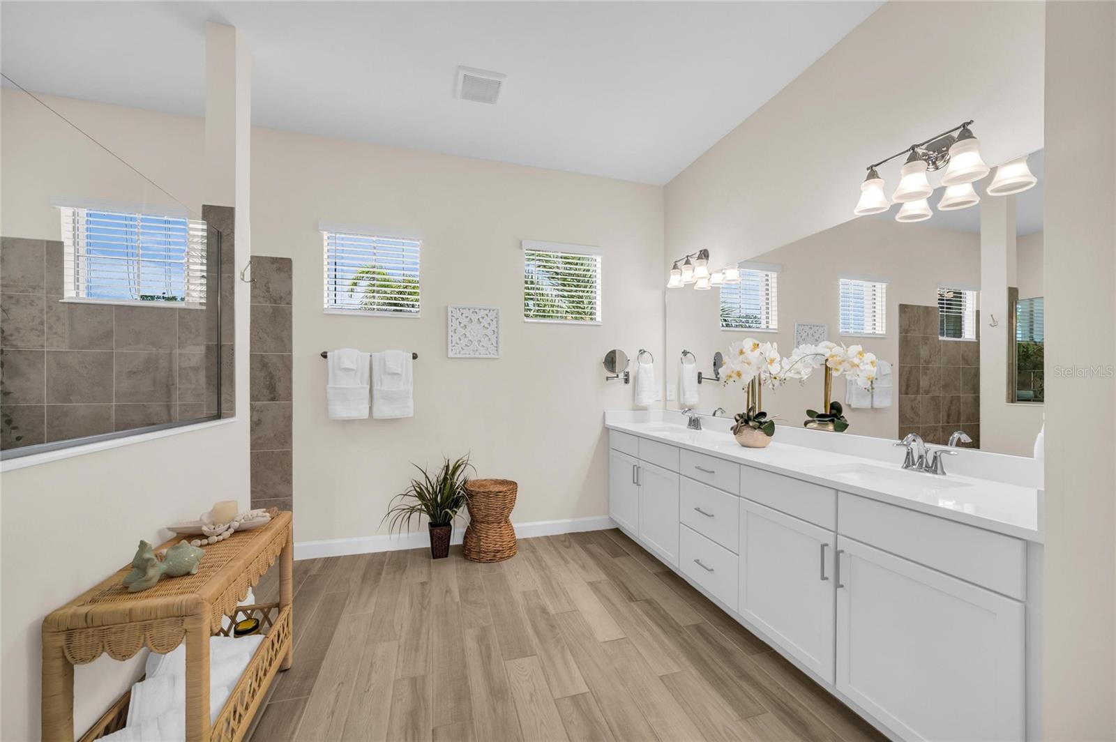 Image 30 of 74 For 16204 Tradewind Terrace