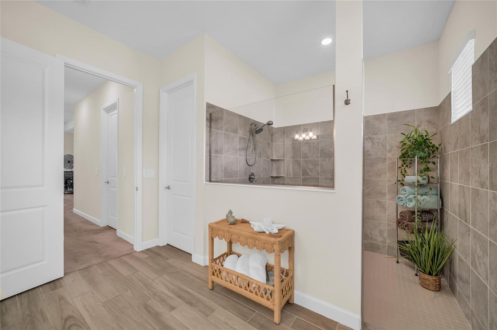 Image 31 of 74 For 16204 Tradewind Terrace