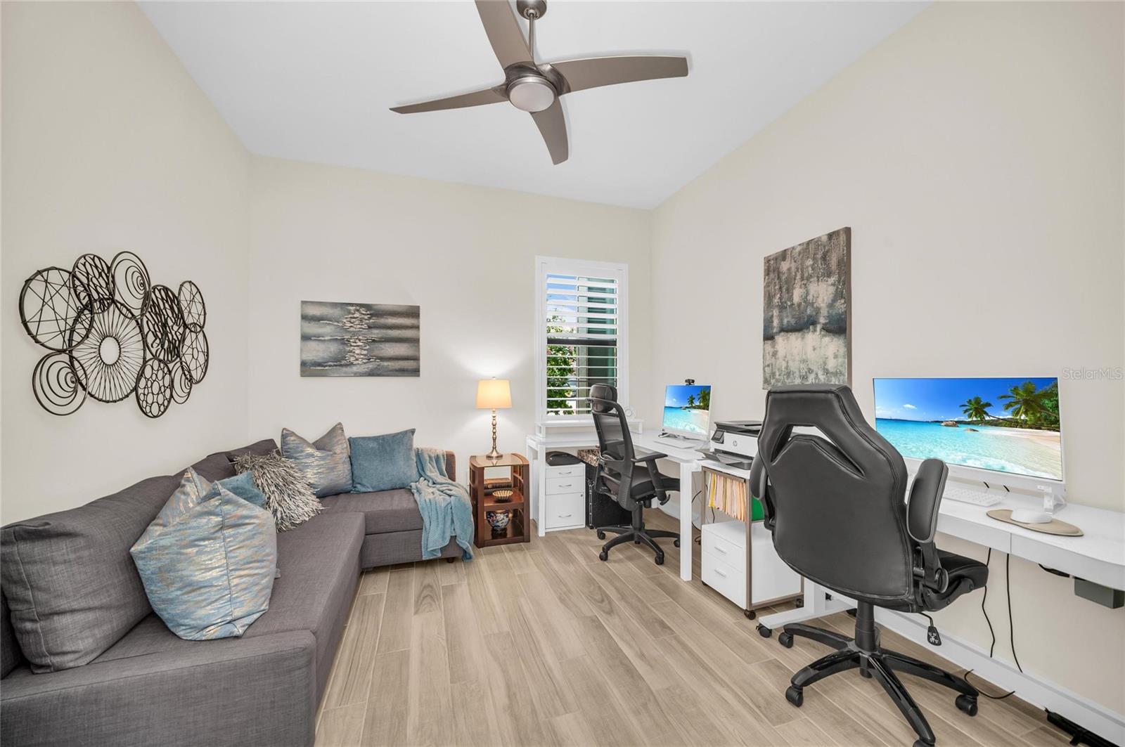 Image 32 of 74 For 16204 Tradewind Terrace