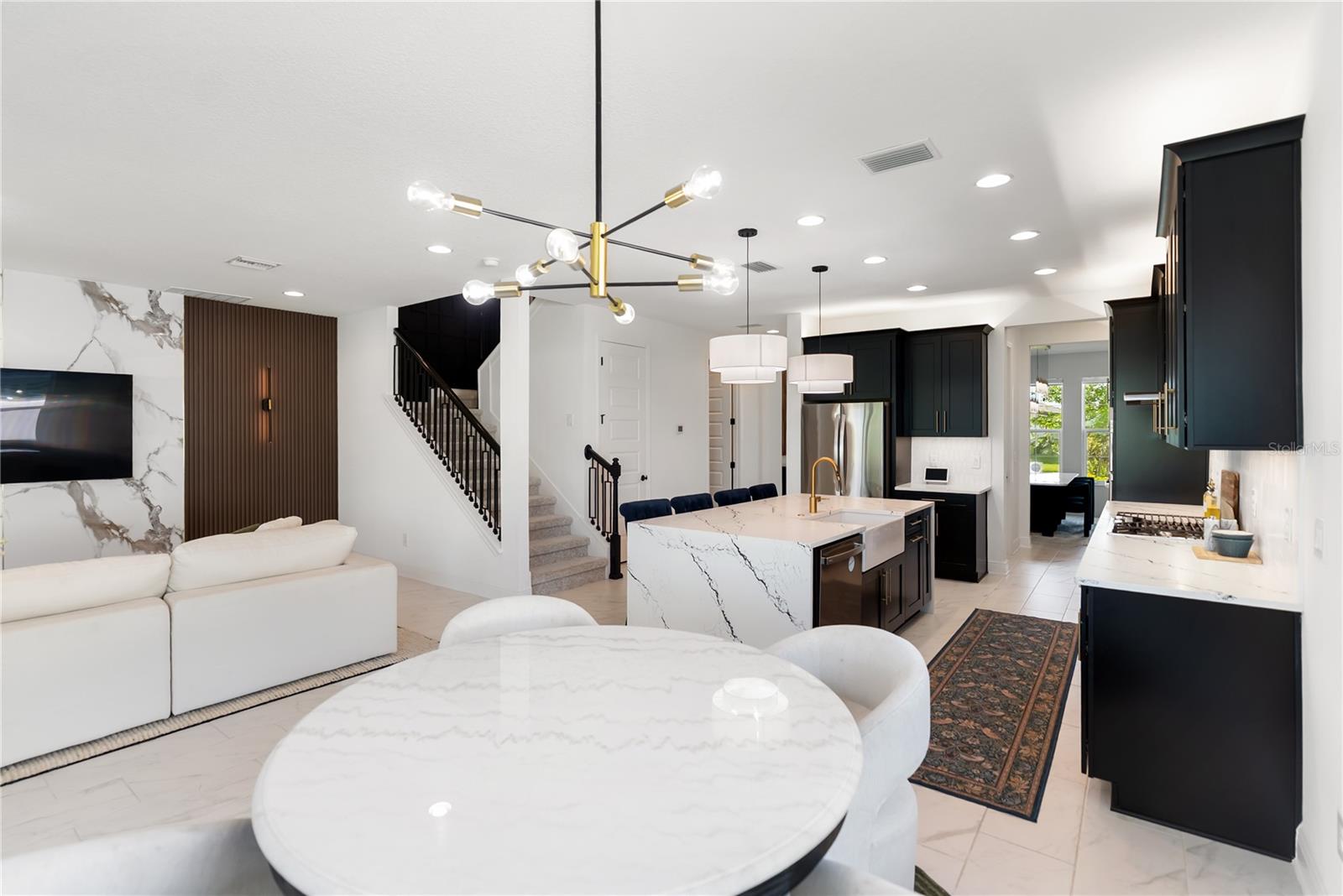 Image 17 of 75 For 17510 Savory Mist Circle