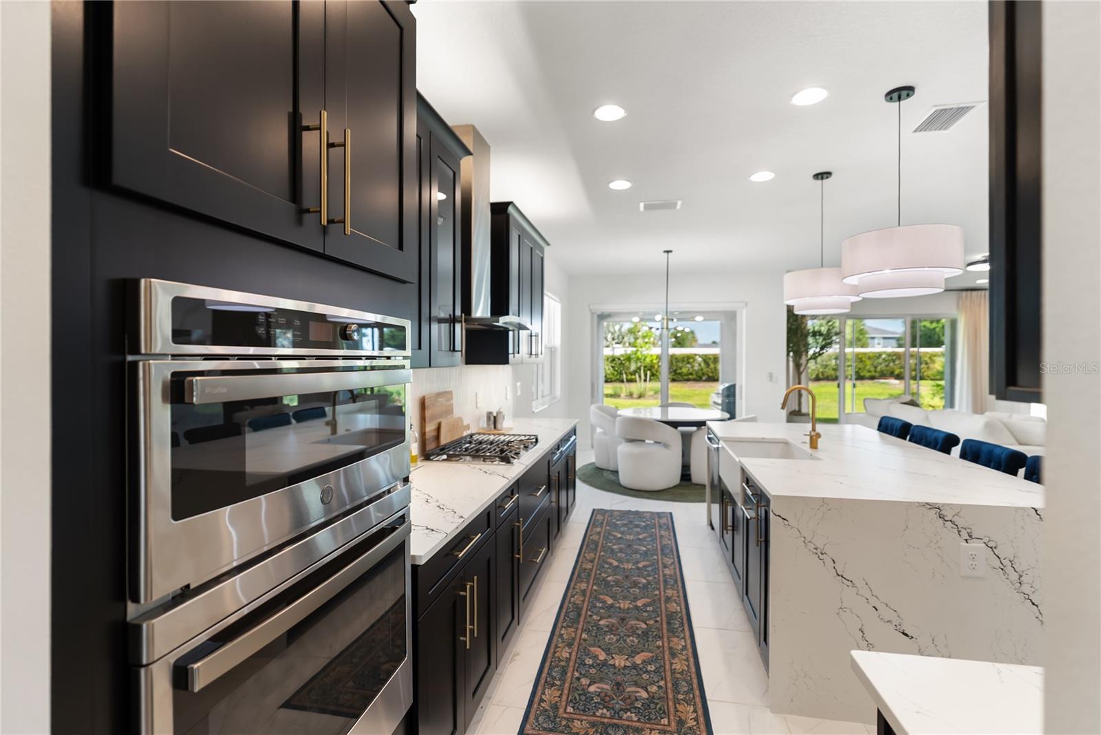 Image 20 of 75 For 17510 Savory Mist Circle