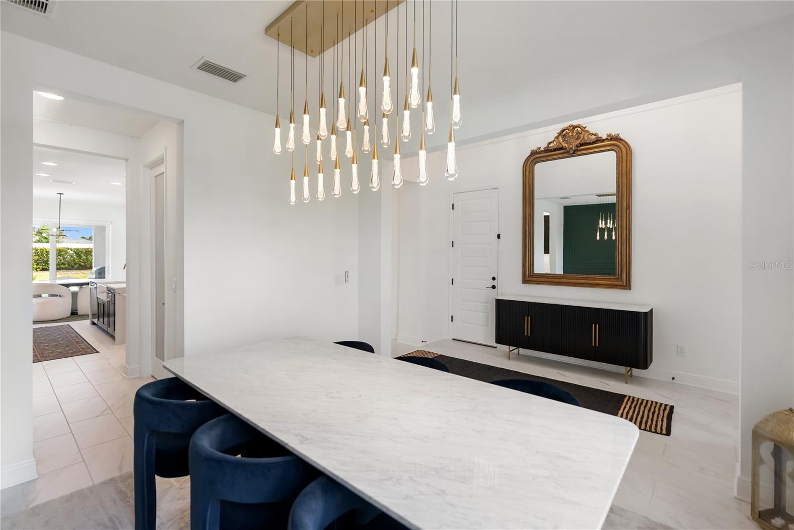 Image 23 of 75 For 17510 Savory Mist Circle