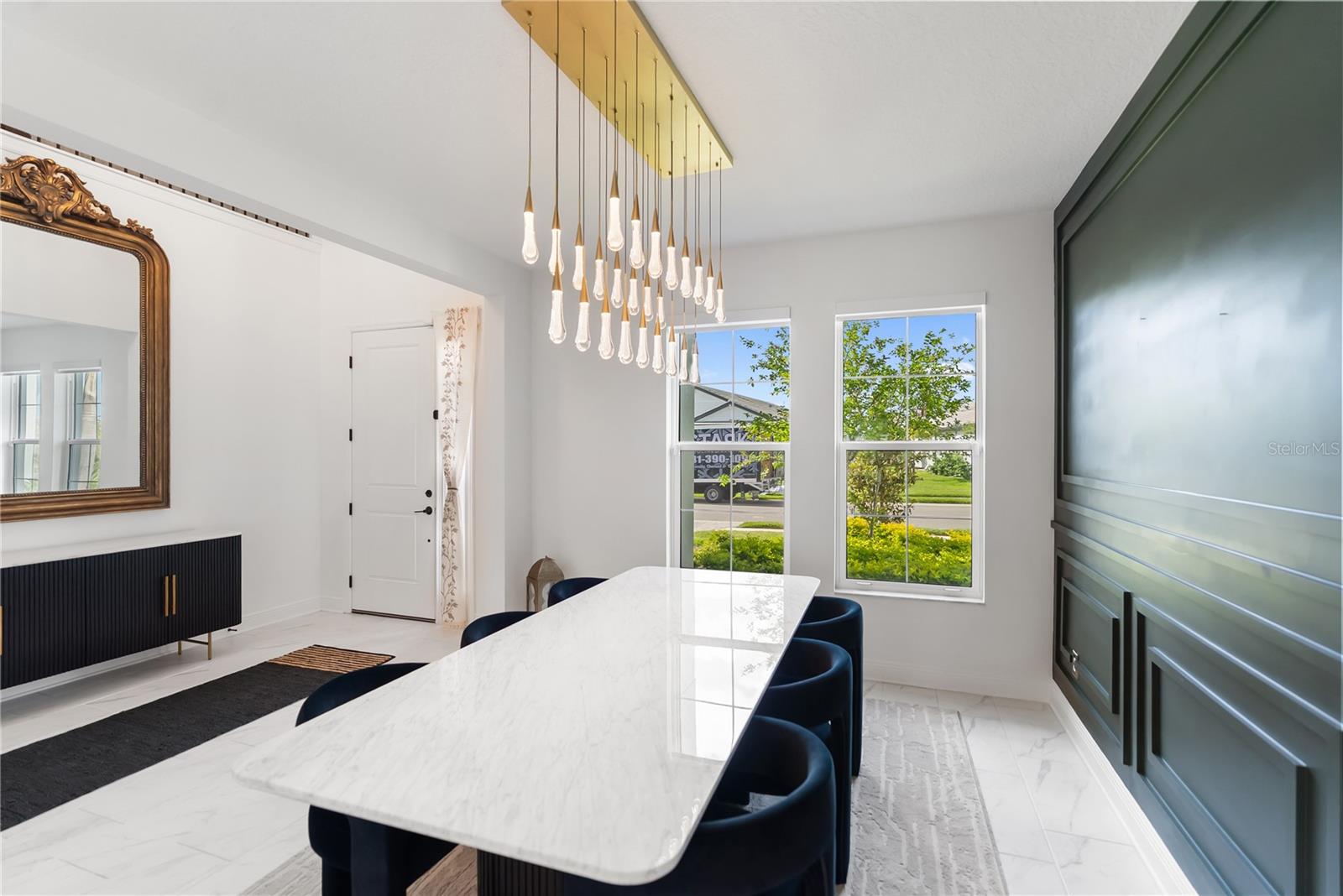 Image 24 of 75 For 17510 Savory Mist Circle