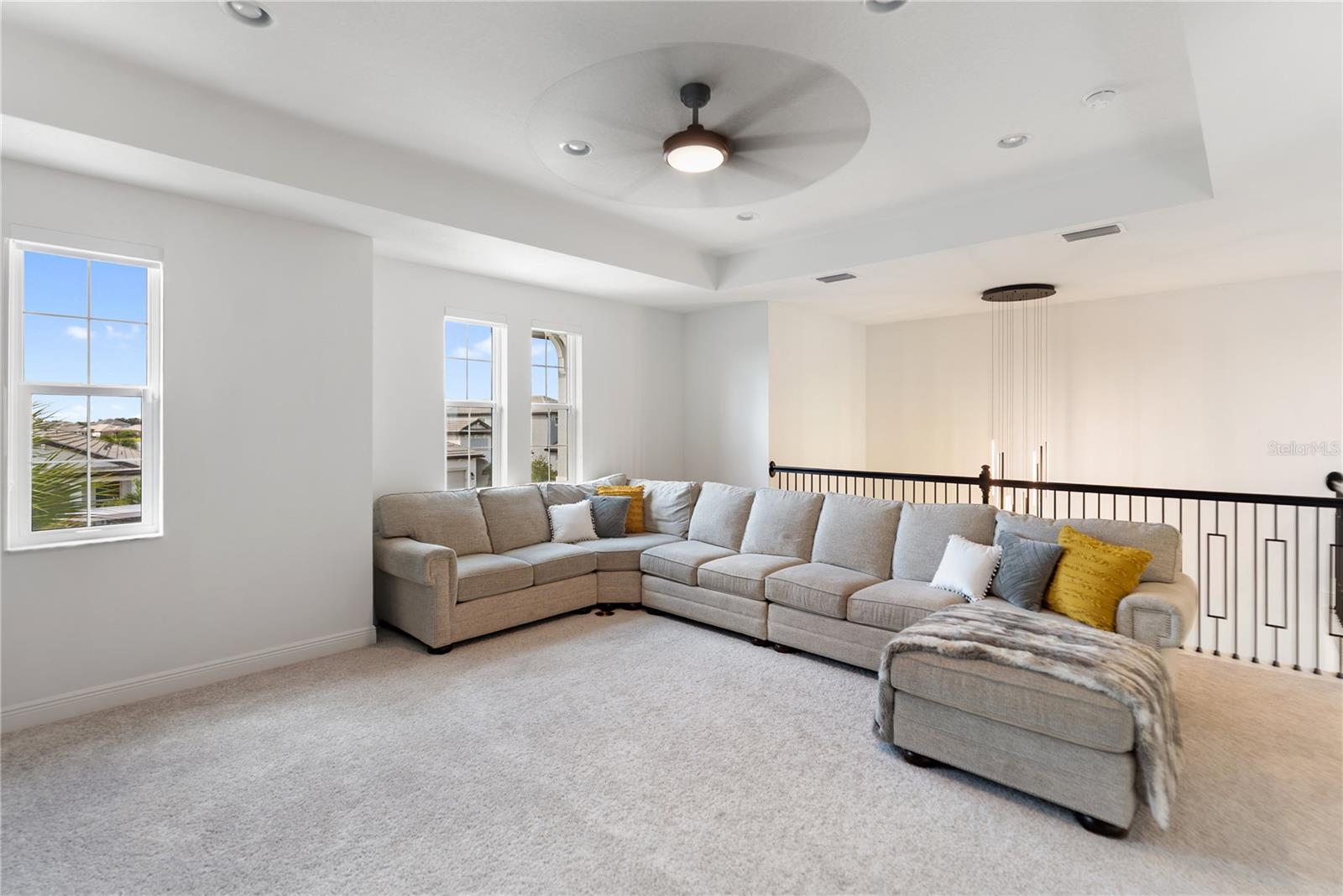 Image 29 of 75 For 17510 Savory Mist Circle