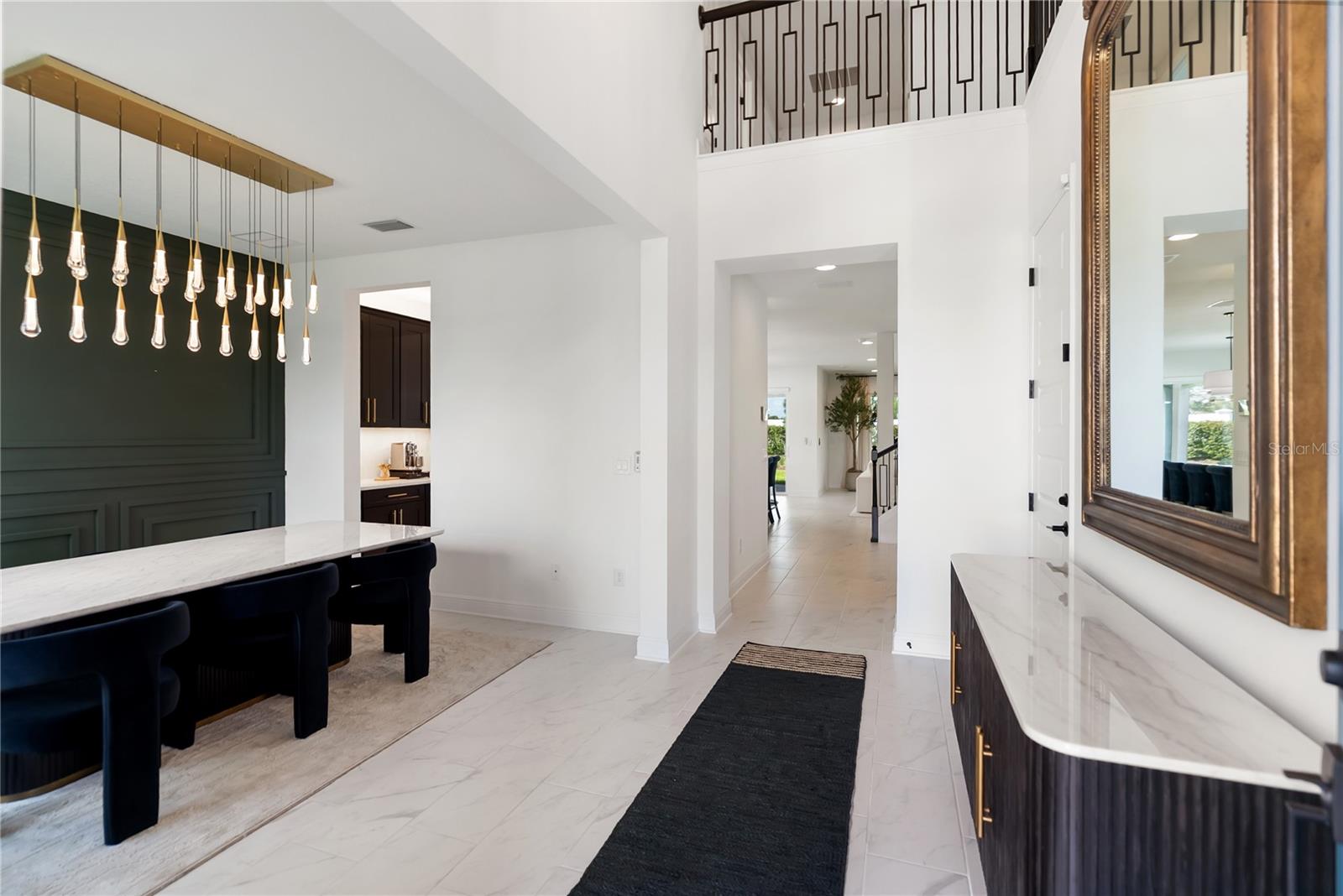 Image 3 of 75 For 17510 Savory Mist Circle