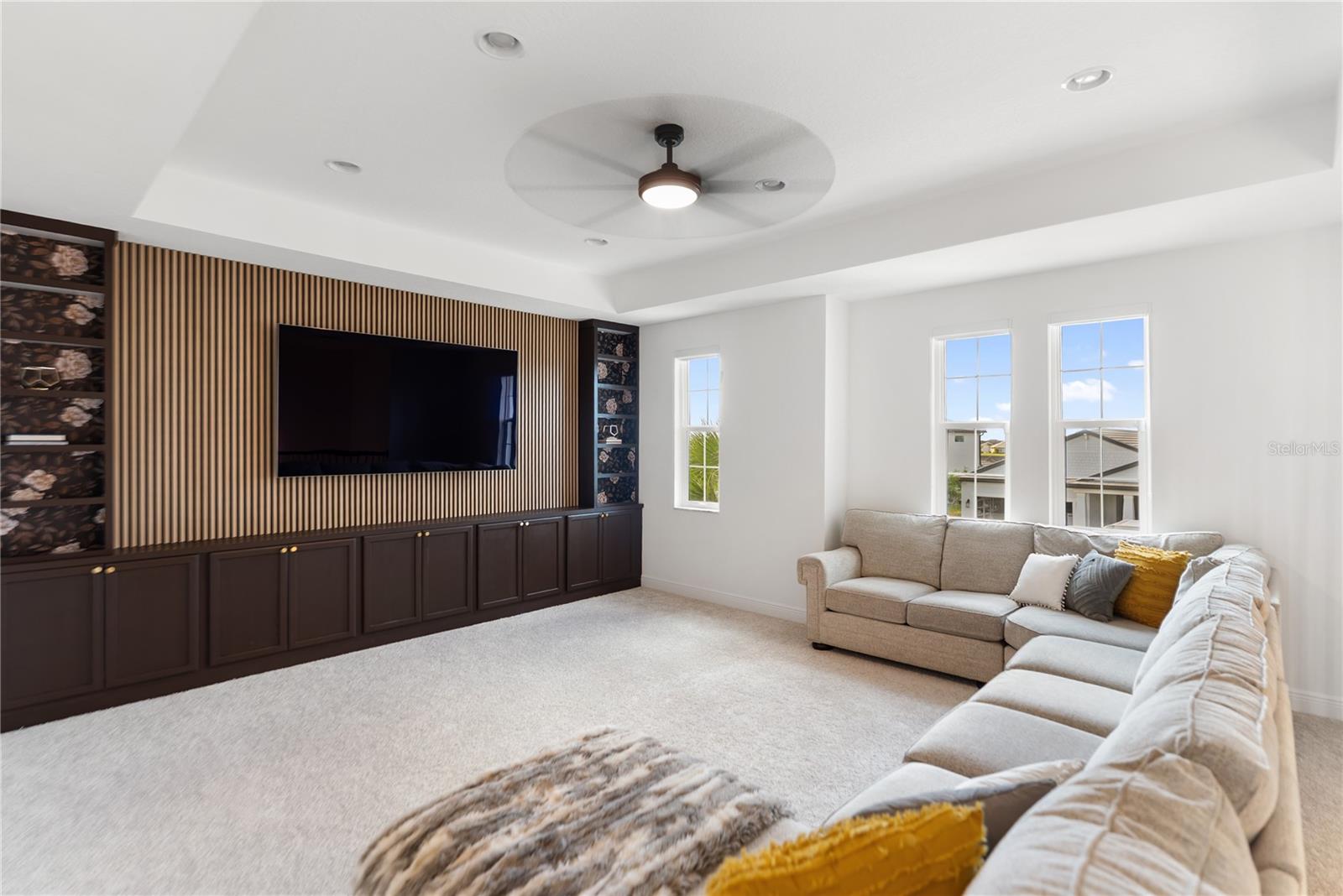 Image 32 of 75 For 17510 Savory Mist Circle