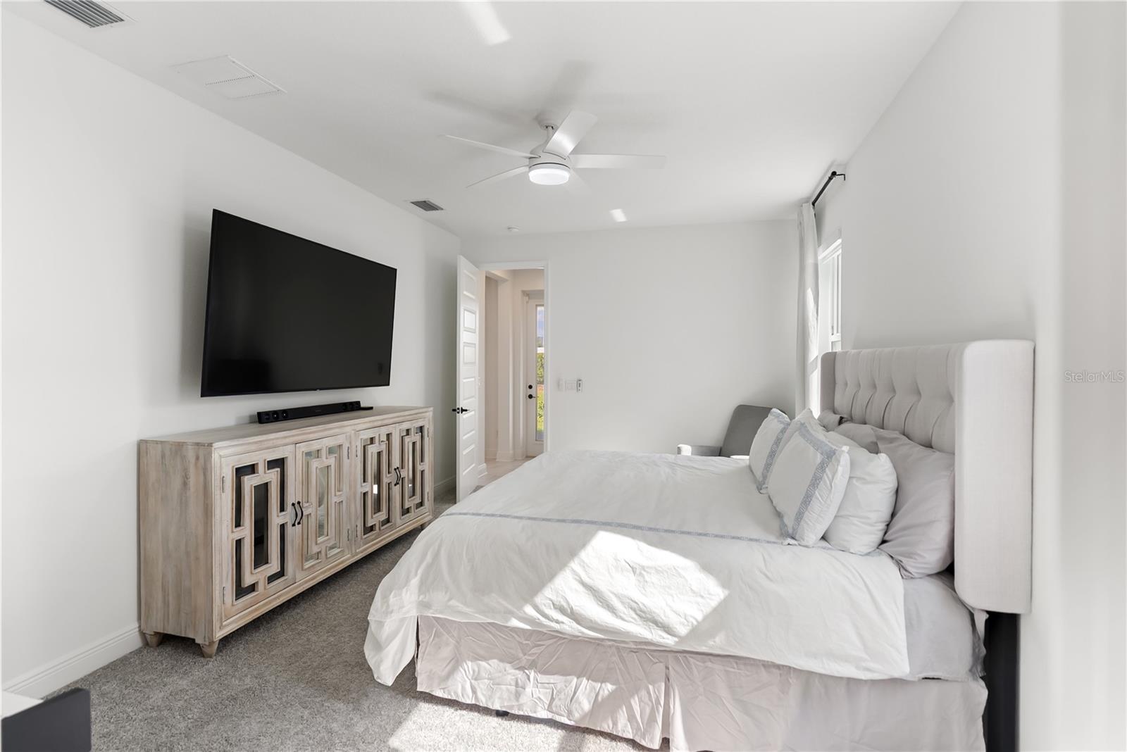 Image 33 of 75 For 17510 Savory Mist Circle