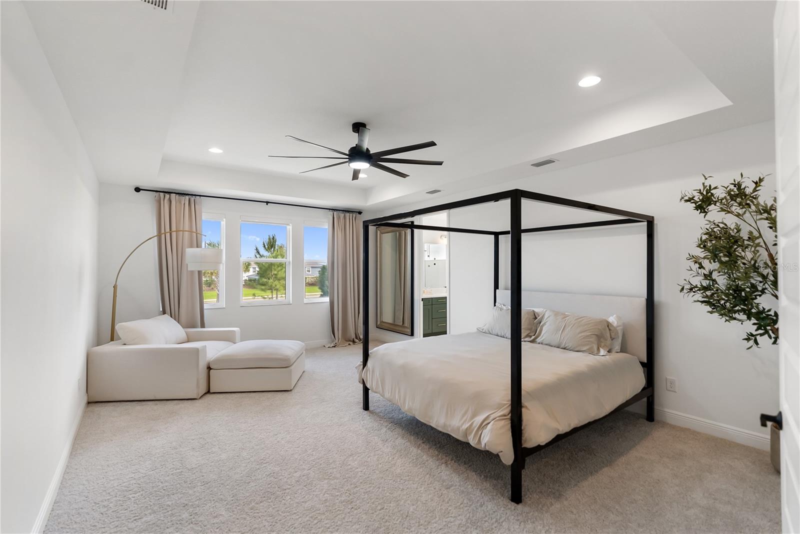 Image 40 of 75 For 17510 Savory Mist Circle