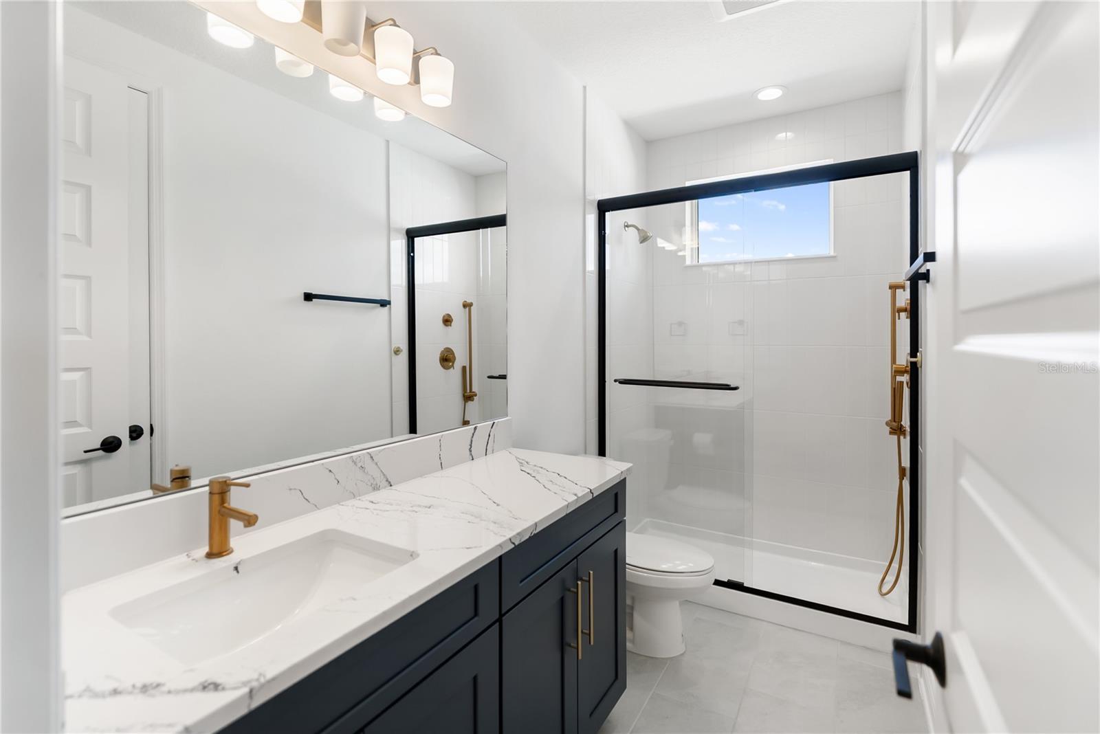 Image 45 of 75 For 17510 Savory Mist Circle