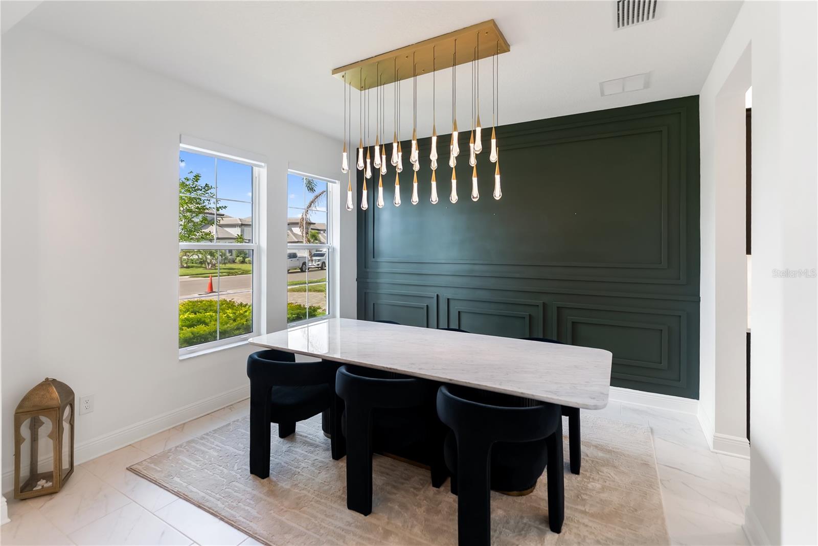 Image 5 of 75 For 17510 Savory Mist Circle