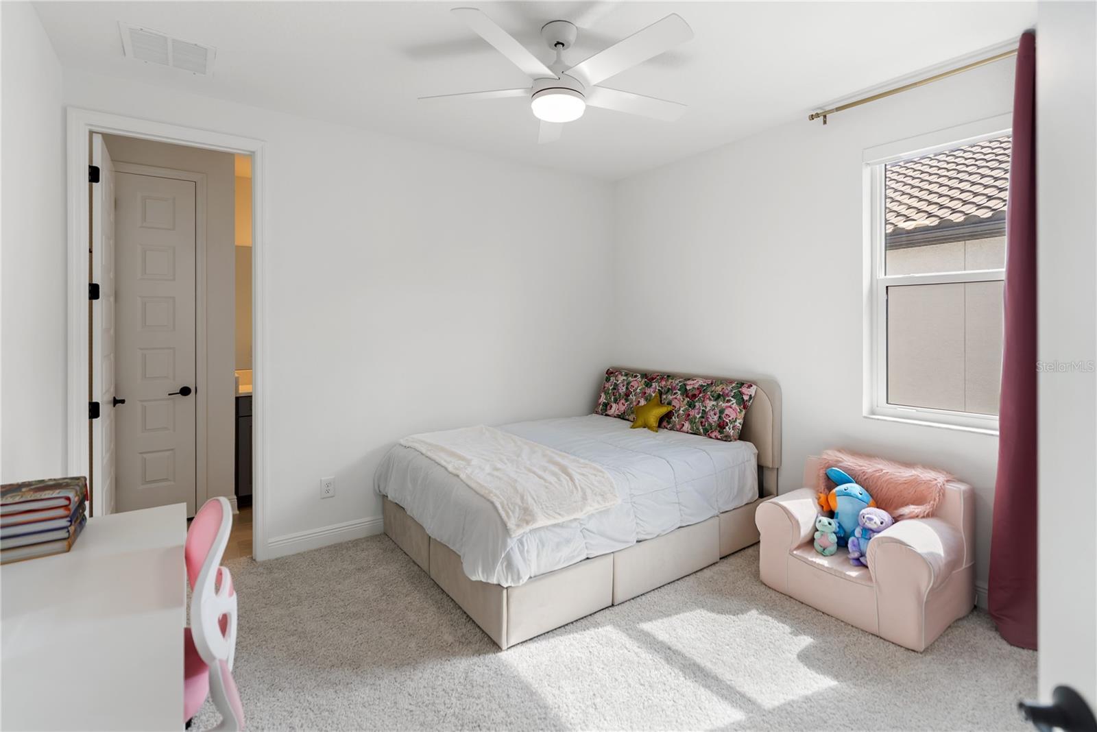 Image 50 of 75 For 17510 Savory Mist Circle